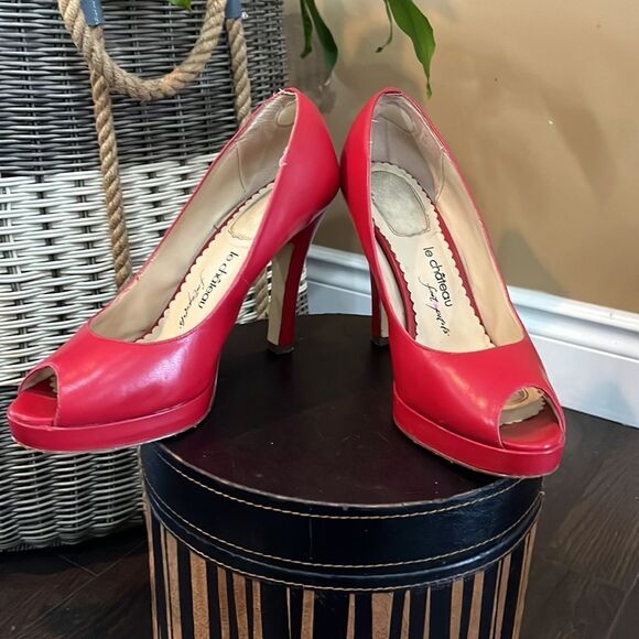 Le Chateau red heels 👠 / Size 8.5 - Picture 3 of 9